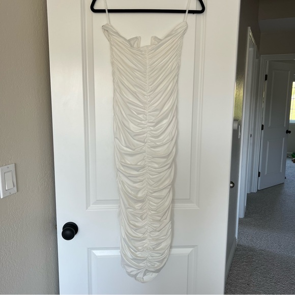 New Superdown vivienne ruched mini dress white large - Picture 6 of 6